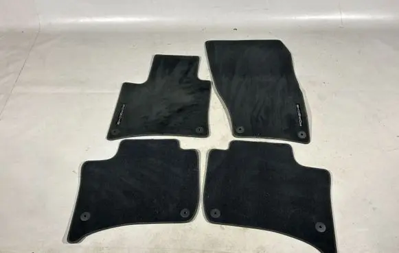 Porsche Cayenne (92A) Car floor mat set 