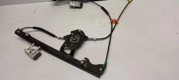 Volkswagen Golf III Front door manual window regulator 1H0837401B