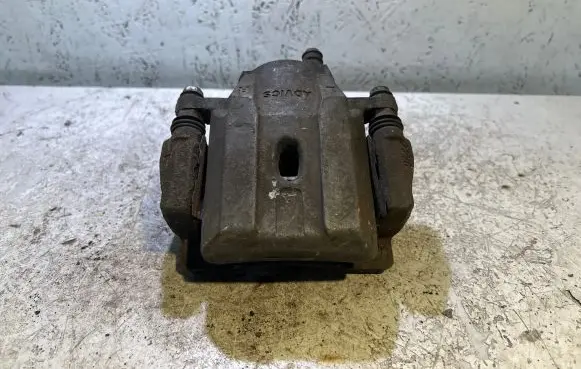 Toyota Prius (XW20) Front brake caliper