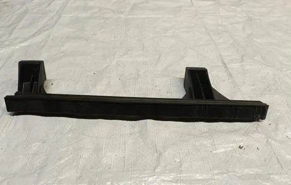 Hyundai ix35 Door glass rail 82560-2S000