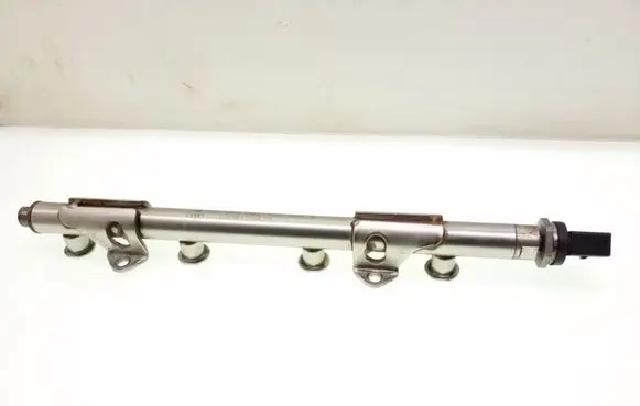 Volkswagen Golf VII Fuel main line pipe 04E133320D 06J906051F