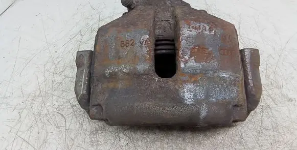 Volkswagen Golf Plus Front brake caliper 582