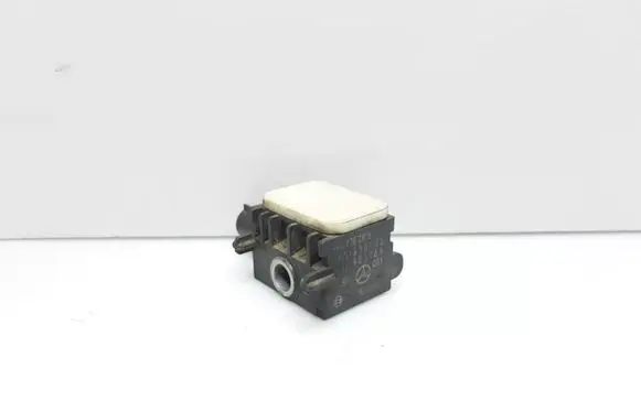 Mercedes-Benz R W251 Airbag deployment crash/impact sensor 0038202926