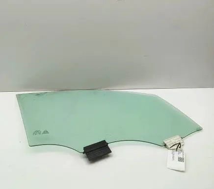 KIA Sorento IV Front door window glass four-door 82420P2131