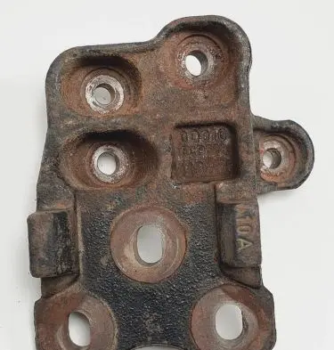 Citroen C1 Engine mounting bracket