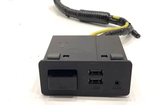 Mazda CX-3 USB socket connector D09H669U0