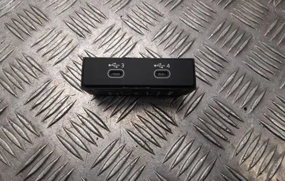 Audi Q8 e-tron USB socket connector 4N1035722