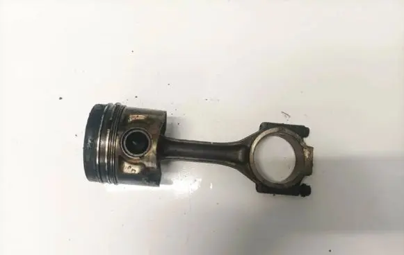 Volkswagen PASSAT B5.5 Piston with connecting rod