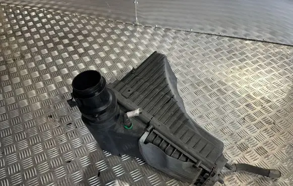 Audi Q7 4L Air filter box 7L6129607AH