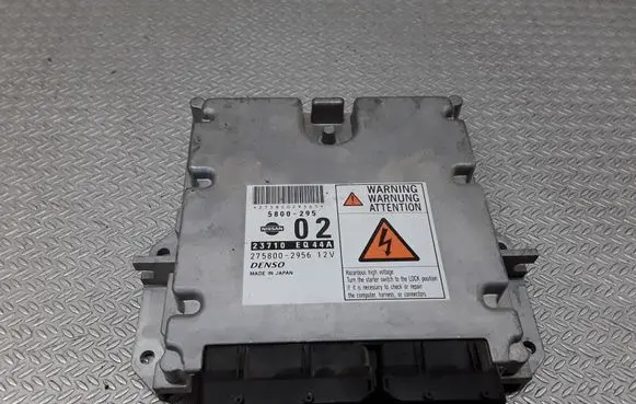 Nissan X-Trail T30 Engine control unit/module 23710EQ44A 2758002956