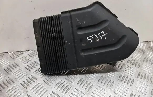 Audi A4 S4 B7 8E 8H Air intake duct part 8E0129617D