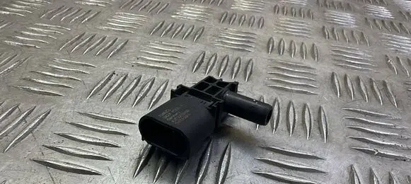 Ford Focus Exhaust gas pressure sensor BK2A9G824AA
