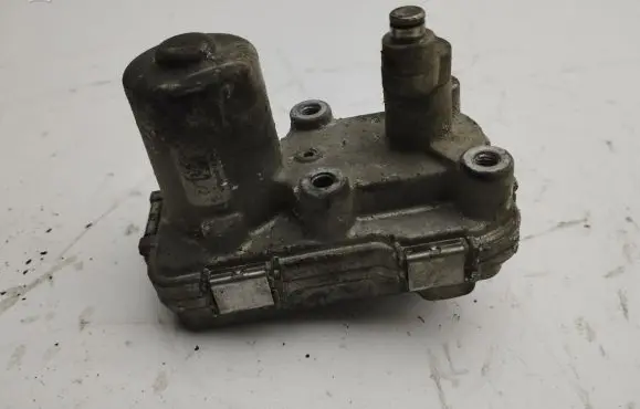 Mercedes-Benz C W204 Turbine electric control actuator A2053412326