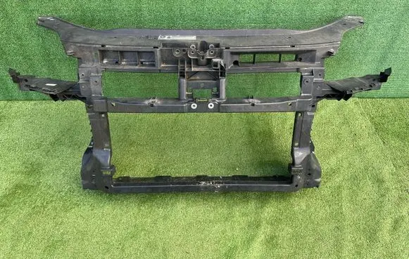 Volkswagen Golf Plus Front piece kit 5M0805594D