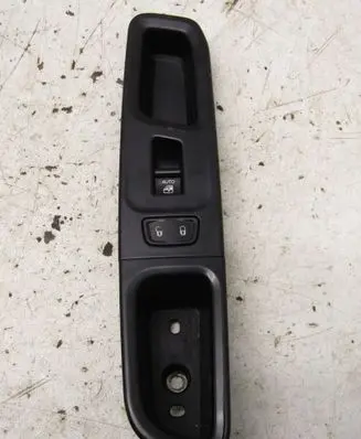 Jeep Renegade Quarter vent window switch 735580163