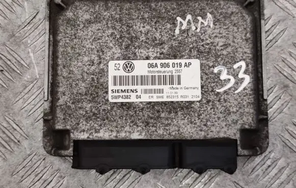 Volkswagen Golf IV Engine control unit/module 06A906019AP
