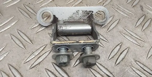 Toyota Auris E180 Tailgate/trunk/boot hinge