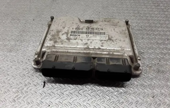 Volkswagen Golf IV Engine control unit/module 038906019CR 28SA5399 0281010663