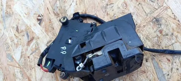 Mazda 323 Front door lock