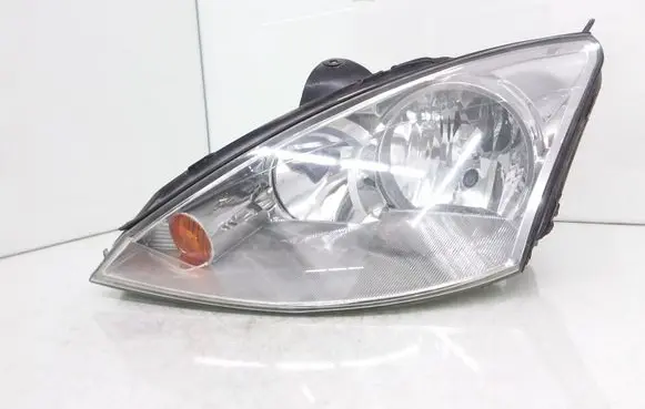 Ford Focus Headlight/headlamp 2M5113W030BE