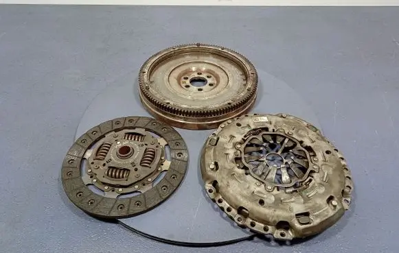 Skoda Citigo Clutch set kit 04L141031B