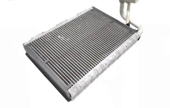 Mercedes-Benz CLS C218 AMG Air conditioning (A/C) radiator (interior) 2128300284 330005 U9877001