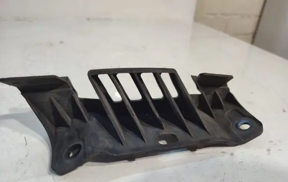 KIA Carens II Front bumper mounting bracket 865511D000