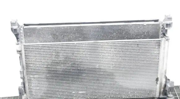 Nissan NV300 Radiator set 214816680R