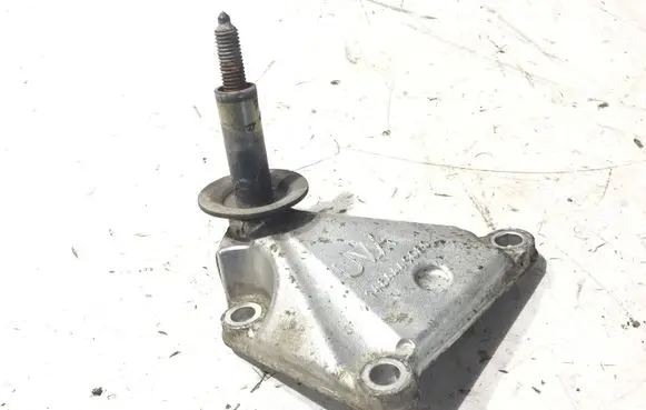 Peugeot 406 Engine mounting bracket 1484449080