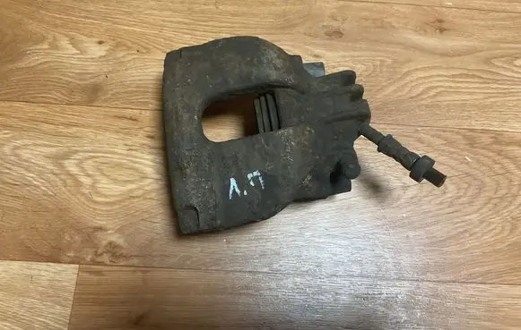 Front brake caliper