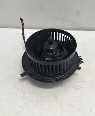 Volkswagen Golf VII Heater fan/blower 5Q1819021F