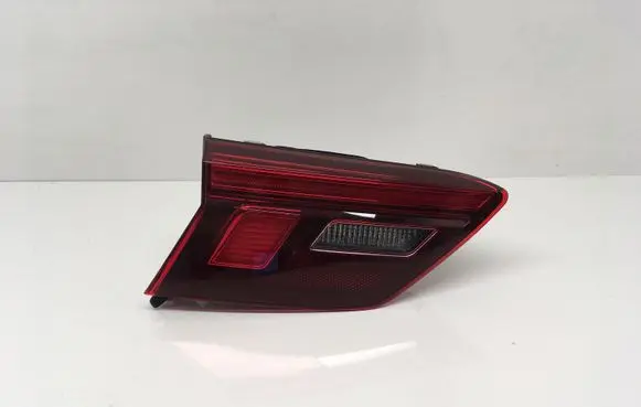 Volkswagen Tiguan Tailgate rear/tail lights 5NA945093