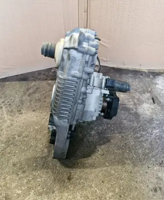 BMW X5 E70 Gearbox transfer box case 27107599886 7599886 27102449709