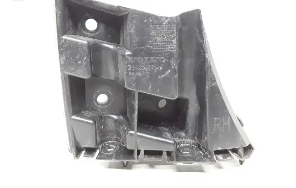 Front bumper mounting bracket