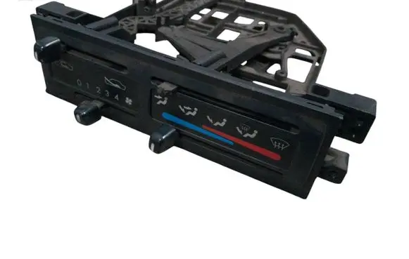 Nissan Serena Climate control/heater control trim 