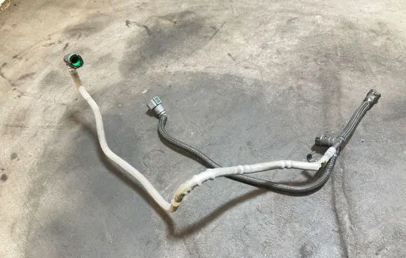 Land Rover Discovery Sport Fuel main line pipe