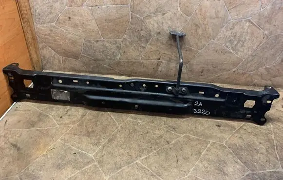 Mercedes-Benz C W204 Top upper radiator support slam panel A2046200272