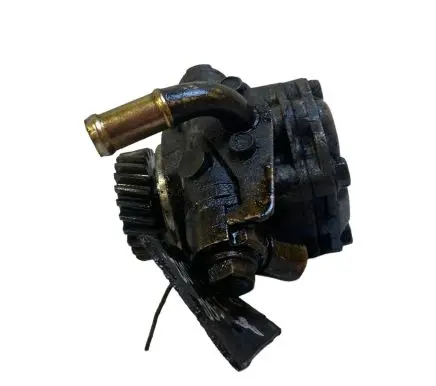 Mitsubishi Pajero Power steering pump 30072