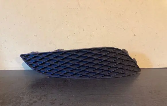 Opel Astra H Front bumper lower grill 375768702 13225738