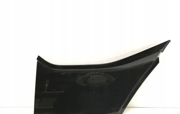 Nissan Leaf II (ZE1) Front arch trim 