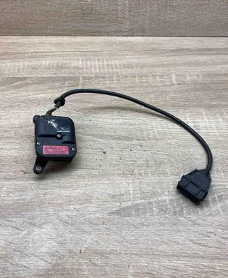Audi A6 S6 C4 4A Air flap motor/actuator 4A0820511A 0132801019