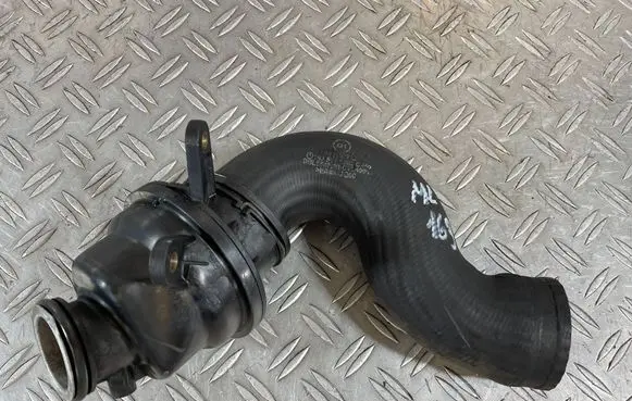 Mercedes-Benz ML W163 Intercooler air channel guide A0001402687