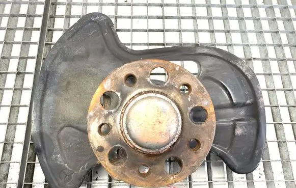 Mercedes-Benz C W204 Front wheel hub spindle knuckle