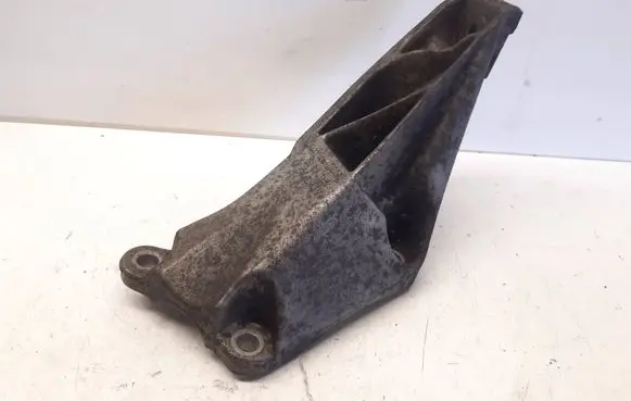 Audi A6 S6 C6 4F Engine mounting bracket 4F0199307R