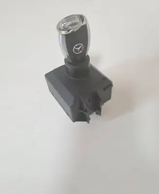 Mercedes-Benz GLA W156 Ignition lock 1011194503 A2469054702