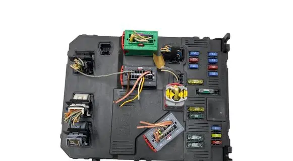 Peugeot 407 Comfort/convenience module 9655708480 S120104600L BSIS0300