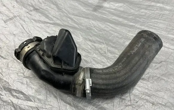 Volvo XC60 Intercooler hose/pipe 31422061 31422062