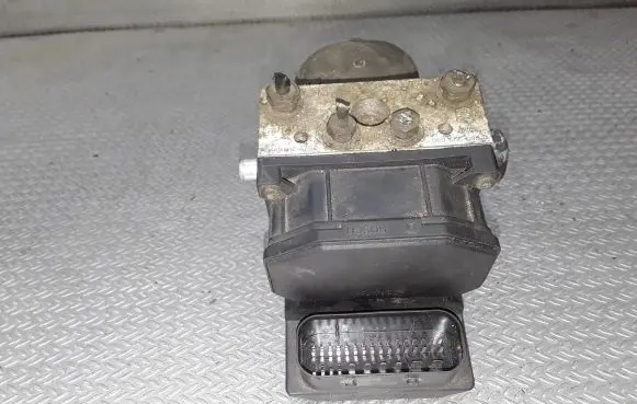 Ford Mondeo Mk III ABS Pump 0265222030 8S712M110AA