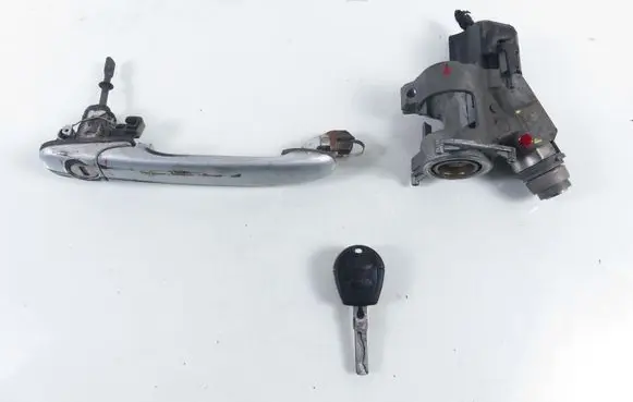 Volkswagen Polo III 6N 6N2 6NF Ignition lock 357905851F