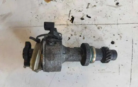 Audi A4 S4 B5 8D Spark distributor 050905205as 1525761A